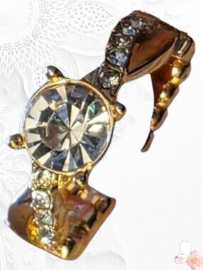 Solitaire Crystal Stretch Band Ring Gold Tone Vintage Style 121